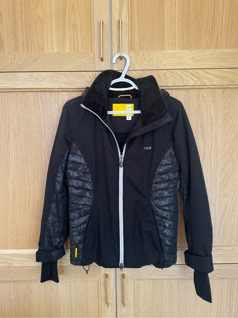 Lolë Girls' Black Quilted-Panel Hooded Jacket